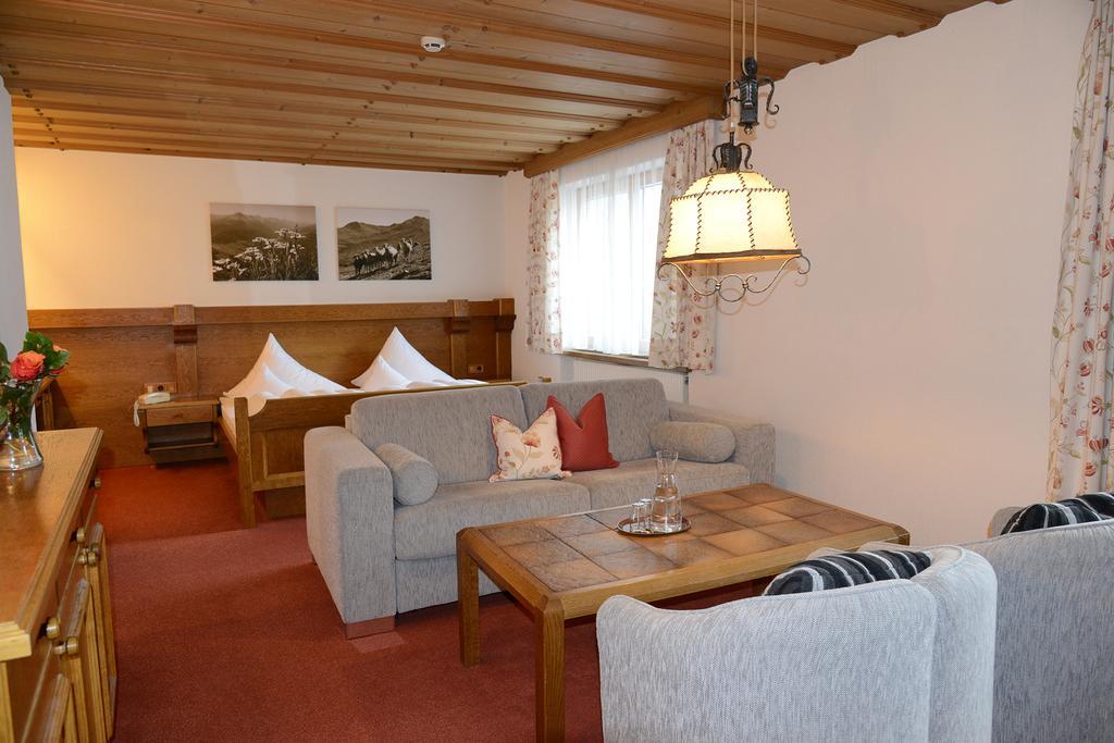 Hotel Garni Mössmer St. Anton am Arlberg Exterior foto